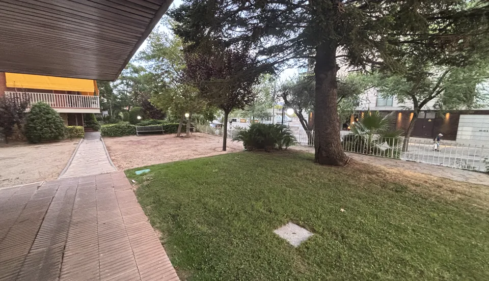 Jardín de la comunidad antes de la reforma